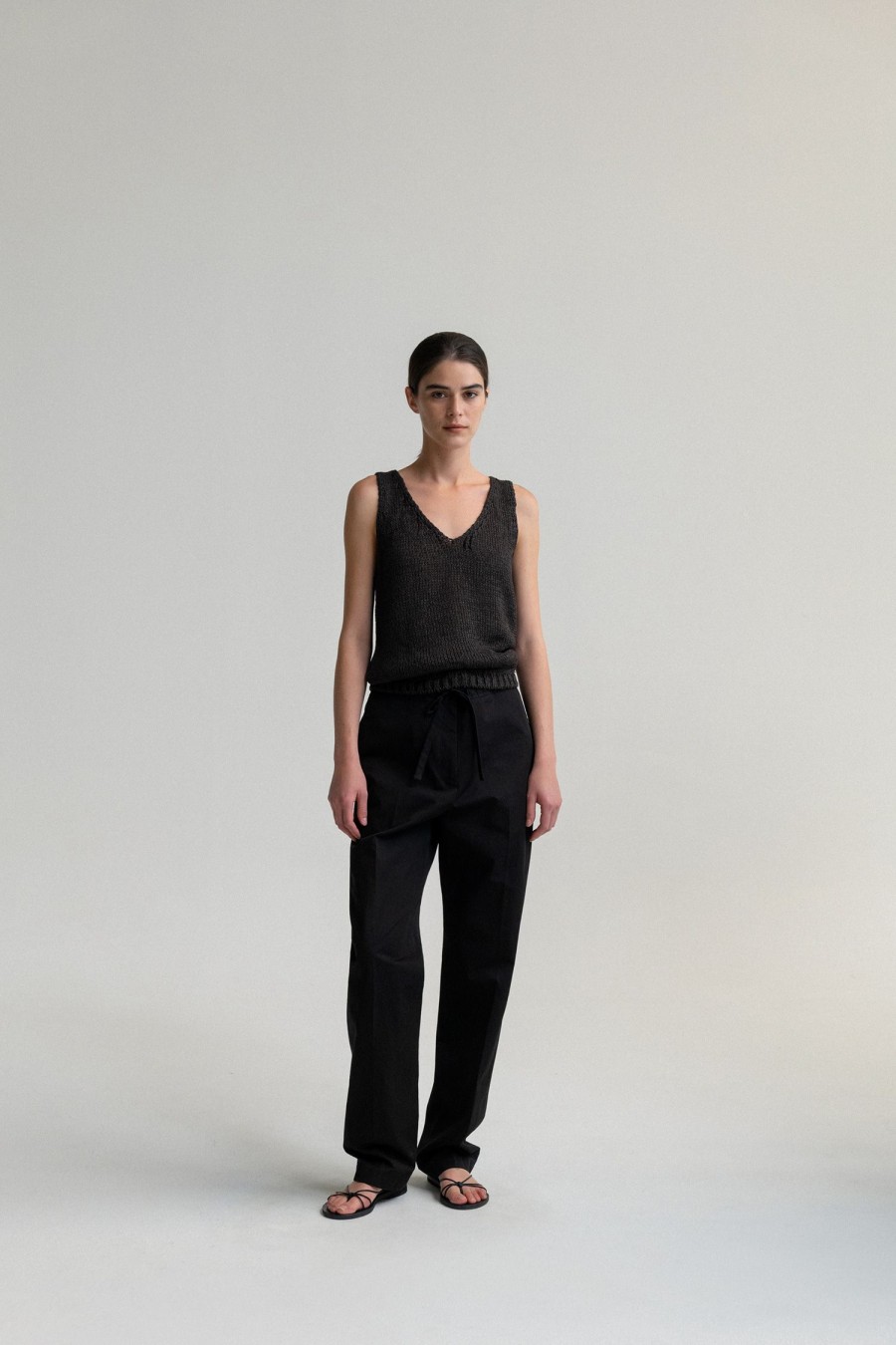 Tops Nothing written | Bamboo V-Neck Sleeveless Knit (Charcoal)