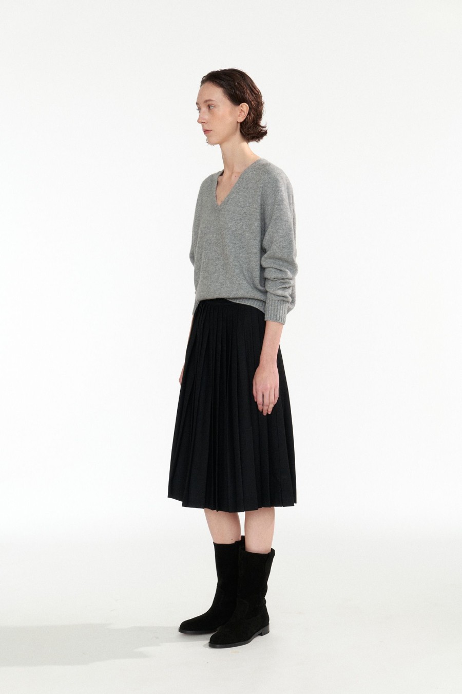 Bottoms Nothing written | 4Th / Classic Pleated Mid-Skirt (Black)